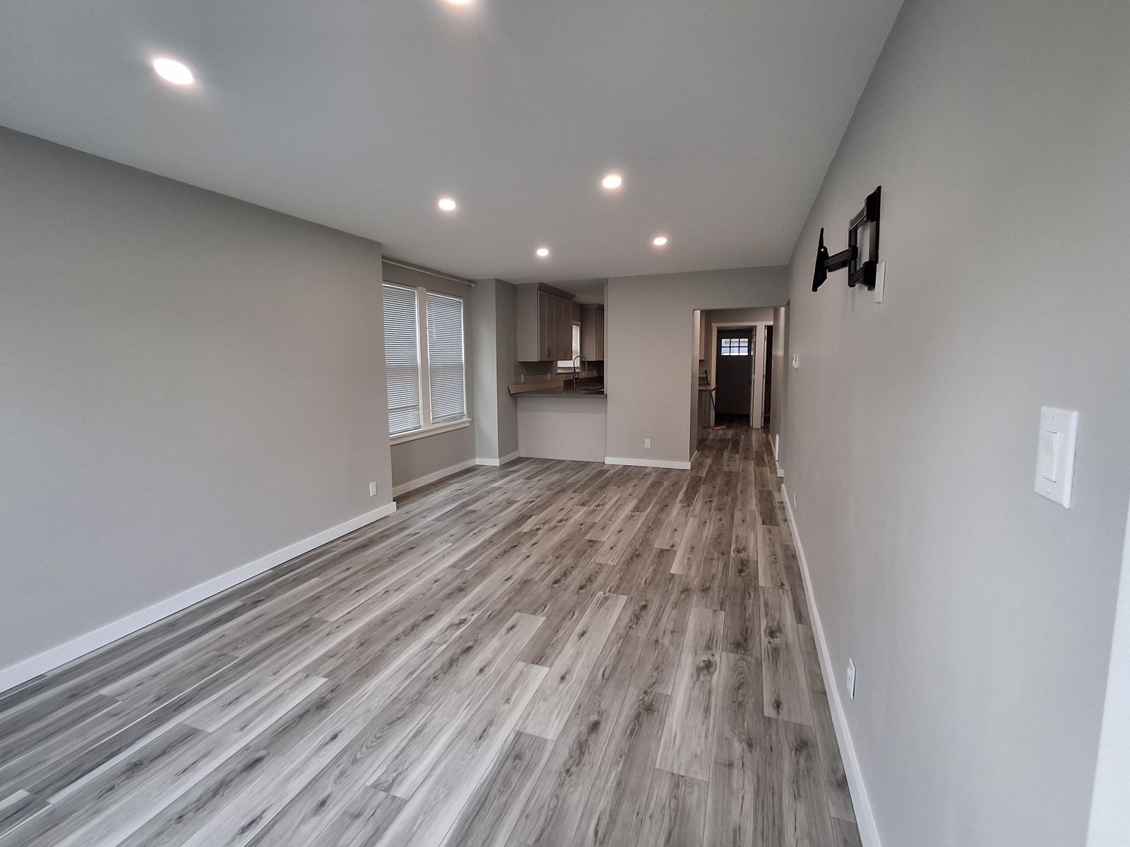 JCR Construction — open living and dining renovation, Everett WA